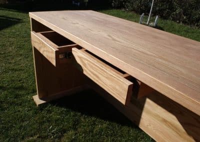 Mesa cajonera a medida